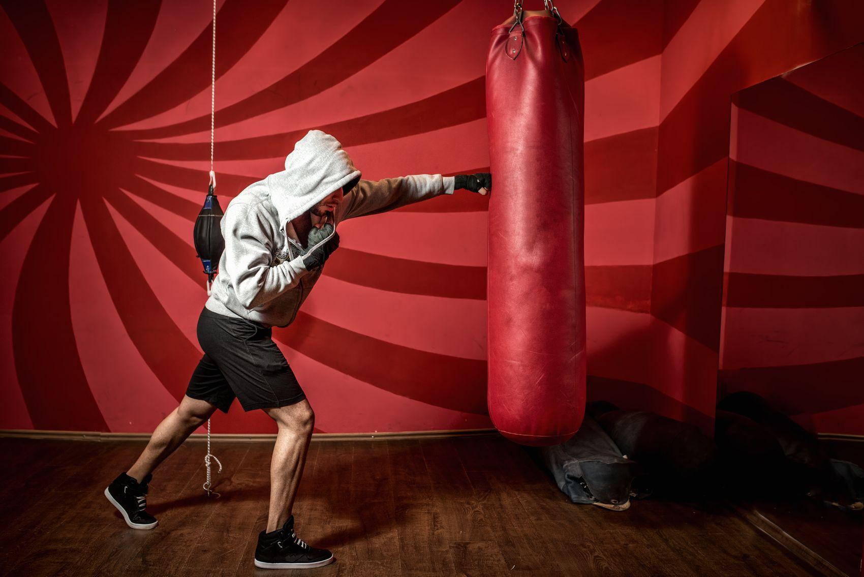 4 Ways Kickboxing Strengthens Your Body and Your Mind